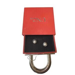 Uno de 50 Pearl Stud Earrings